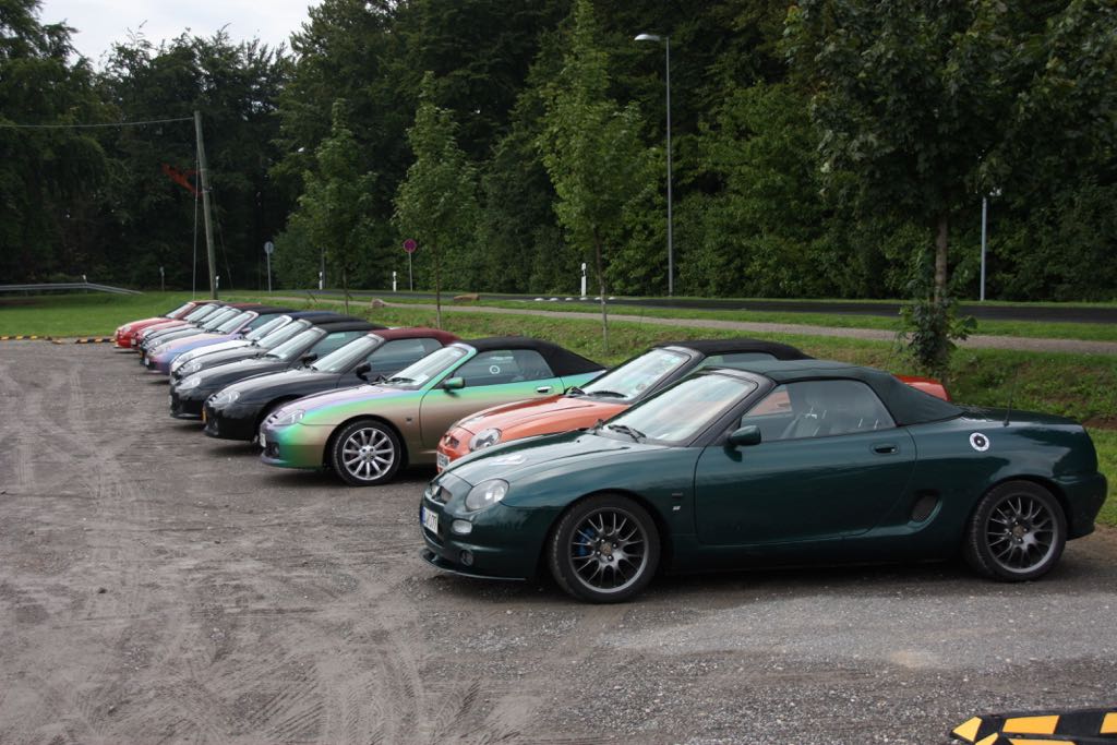 All cars nicely parket up …