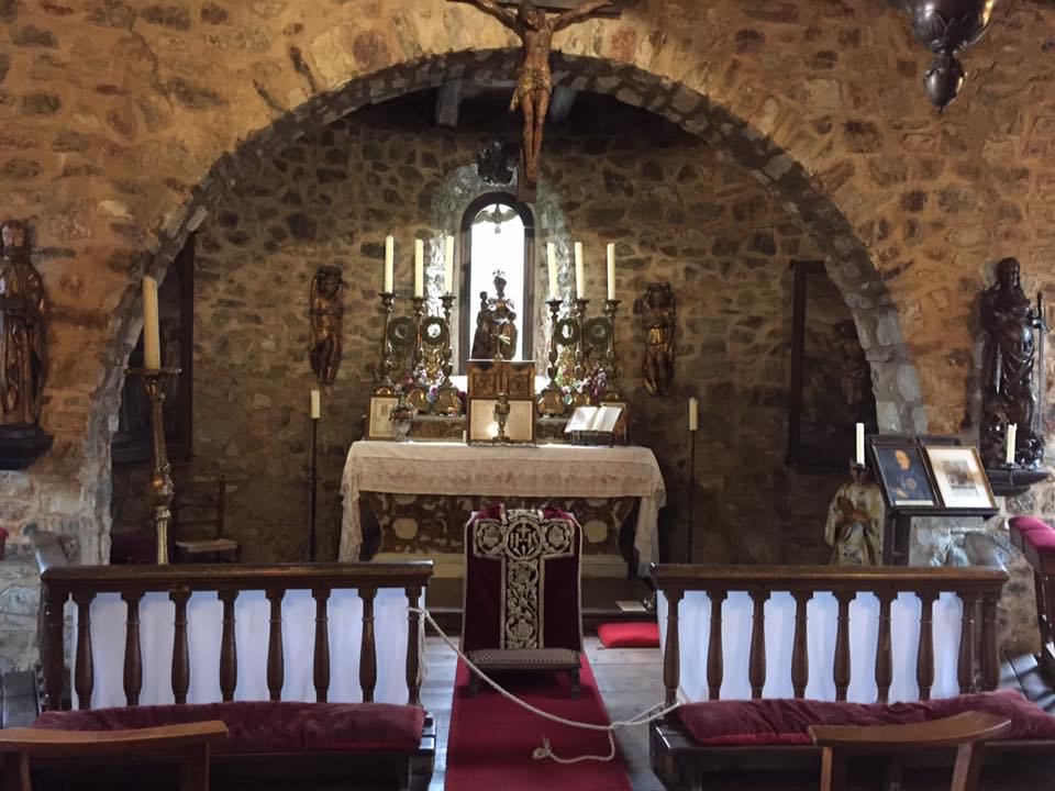 … and the casle’s chapel.